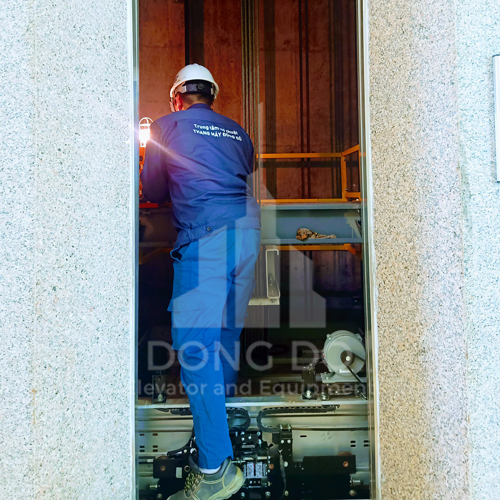 sua-chua-thang-may-kho-bac