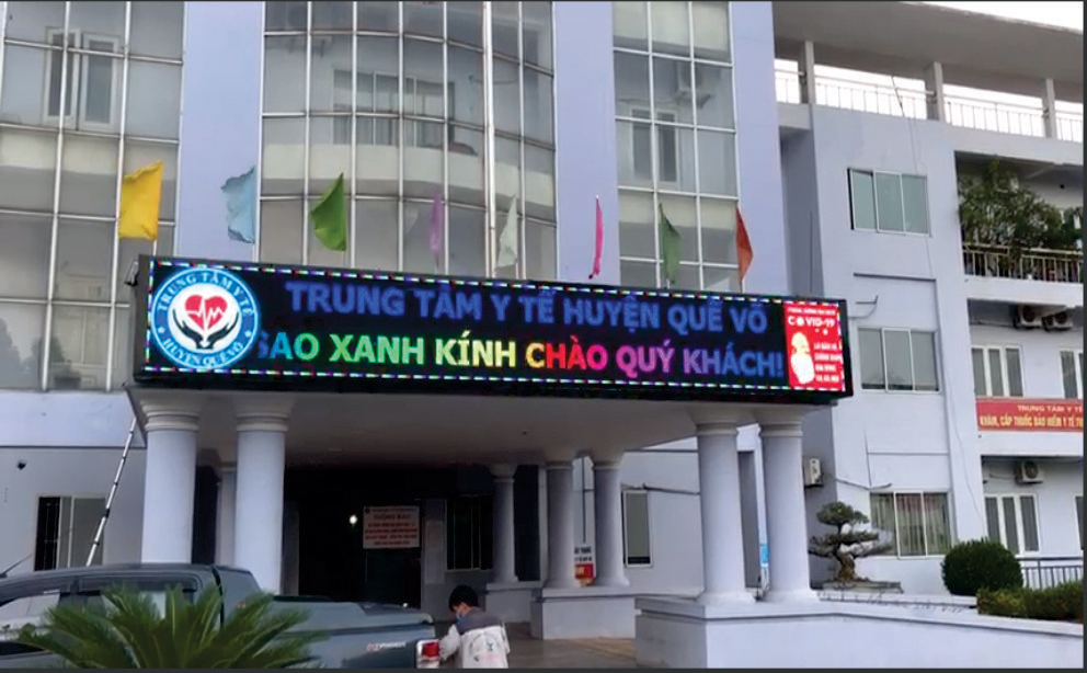 mua-sam-lap-dat-thang-may-tai-trung-tam-y-te-thi-xa-que-vo